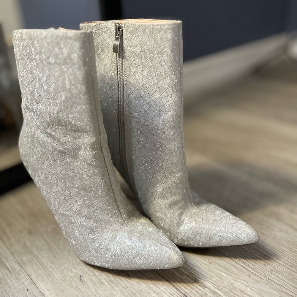Elditas Women's Skylar Silver Metallic Sparkle Ankle Boots Sz 7